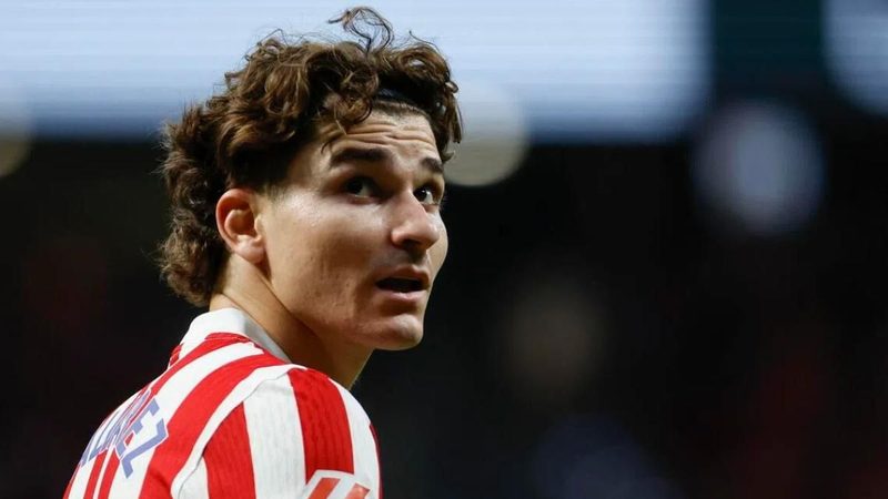 Julián Álvarez sigue sin marcar contra el Arsenal tras cinco enfrentamientos