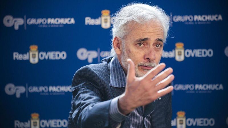 Jesús Martínez vive una semana de contrastes entre reconocimientos y derrotas en Oviedo