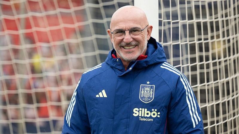 Luis de la Fuente, el artífice de la imbatibilidad y triunfos recientes de la Roja, protagonista en 'El Hormiguero'