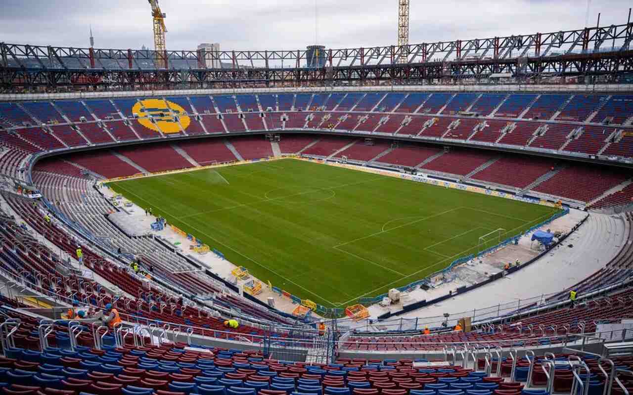 Treino aberto marca reabertura do Camp Nou para torcedores do Barcelona