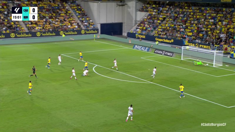 El Burgos remonta en cuatro minutos y derrota al Cádiz en el Nuevo Mirandilla