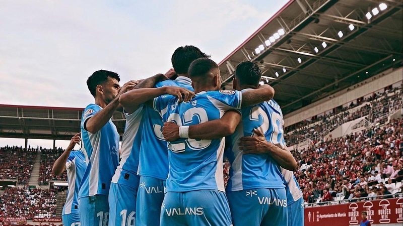 La UD Ibiza vence en Murcia con diez tras una épica remontada y golazo de Unai Medina