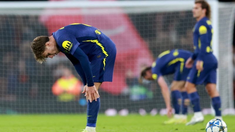 Atlético sufre una severa goleada 4-0 ante Arsenal en una noche para olvidar