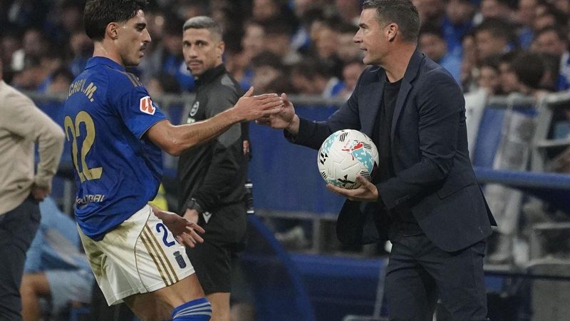 La experiencia previa de Luis Carrión da esperanza al Oviedo tras su debut con derrota