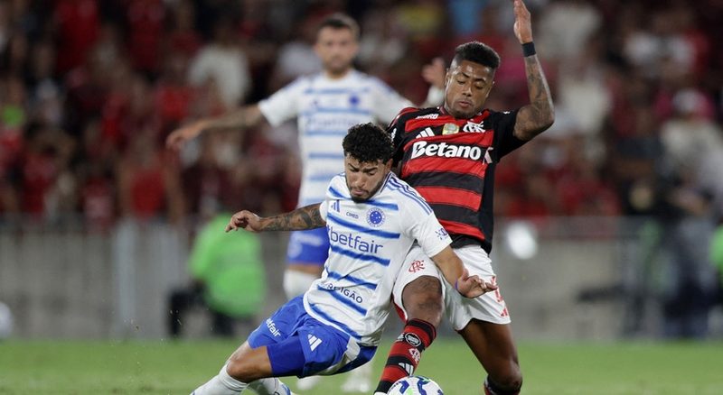 Cruzeiro garante vitória sobre Vitória e se mantém na briga pelo Brasileirão