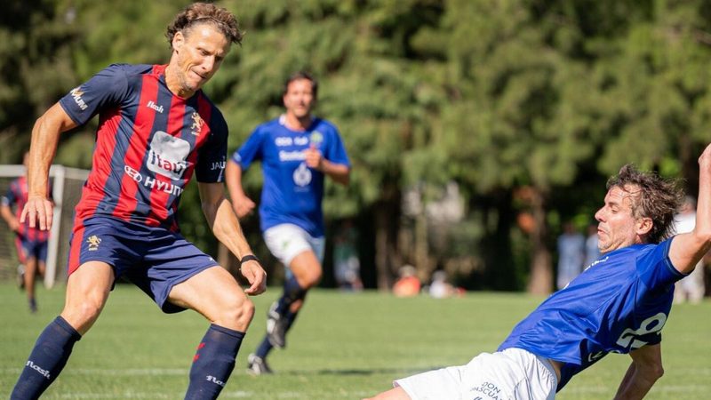 Diego Forlán sufre graves lesiones tras accidente en partido amateur y queda hospitalizado