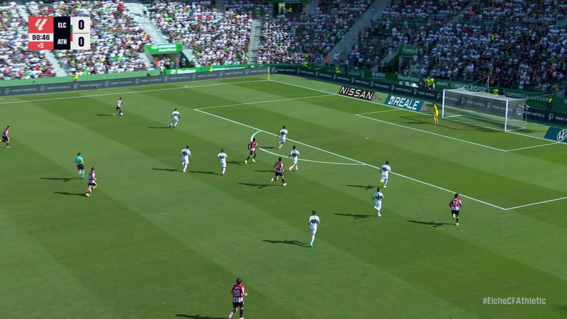 Simón brilla en Elche y salva al Athletic con una actuación de nivel mundial