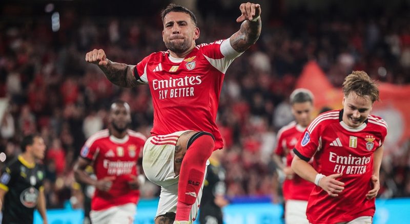 Benfica busca vitória contra Vitória de Guimarães para seguir na luta pela liderança