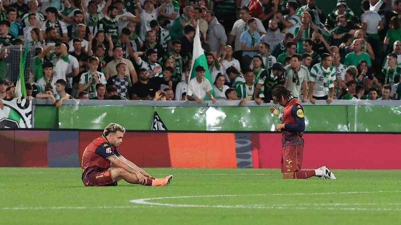 El Deportivo pierde 2-1 ante Racing en un partido marcado por errores y remontada