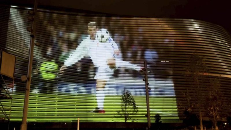 Florentino Pérez avanza proyecto con Apple para hacer el Bernabéu 'infinito' y llegar a más aficionados