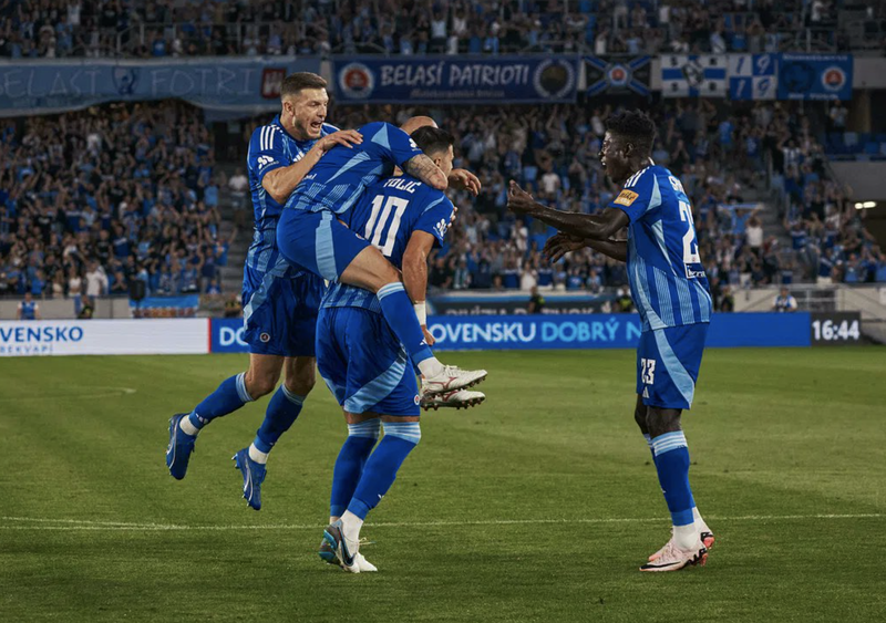 Comment joue le Slovan Bratislava ?