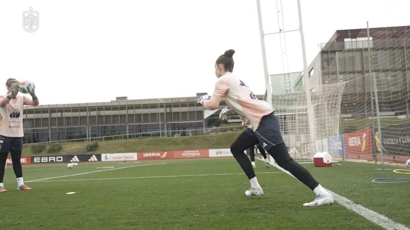 España se prepara para semifinales con el regreso de Jenni y Mapi, sin Alexia Putellas