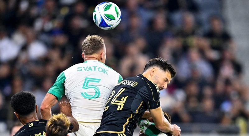 Impactos na cabeça no futebol profissional podem aumentar risco de demência