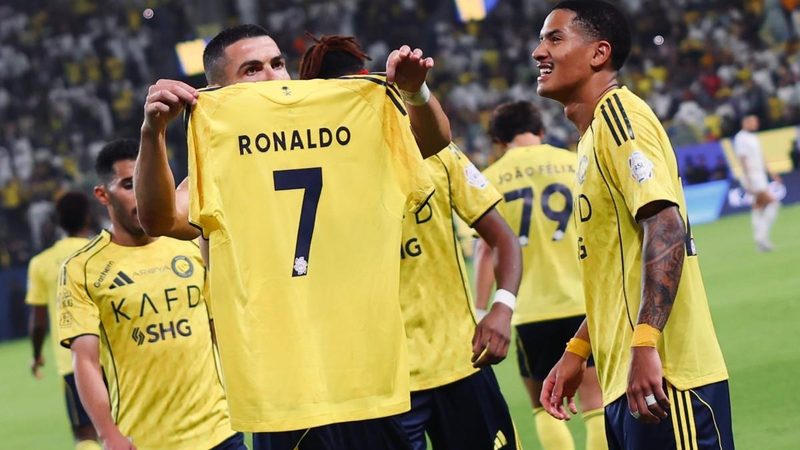 Cristiano Ronaldo se acerca a los 1000 goles y brilla en victoria del Al Nassr