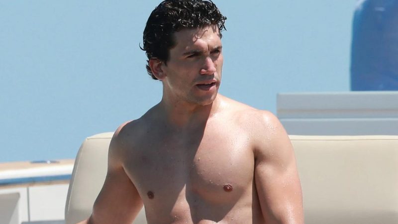 Jaime Lorente transforma su vida con disciplina y fe tras la fama de 'La casa de papel'