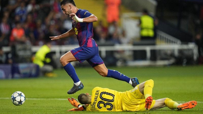El Barcelona debe 455.000 euros al Valencia por Ferran Torres, según sus cuentas