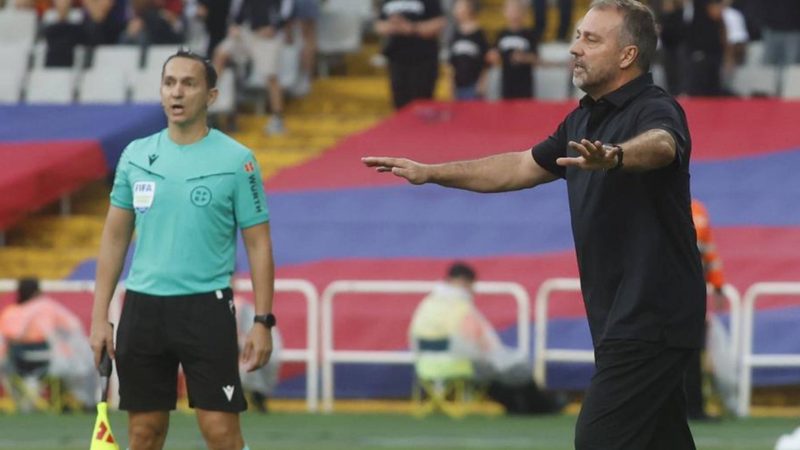 Hansi Flick sorprende en el Barcelona con éxito y serenidad en su primera temporada