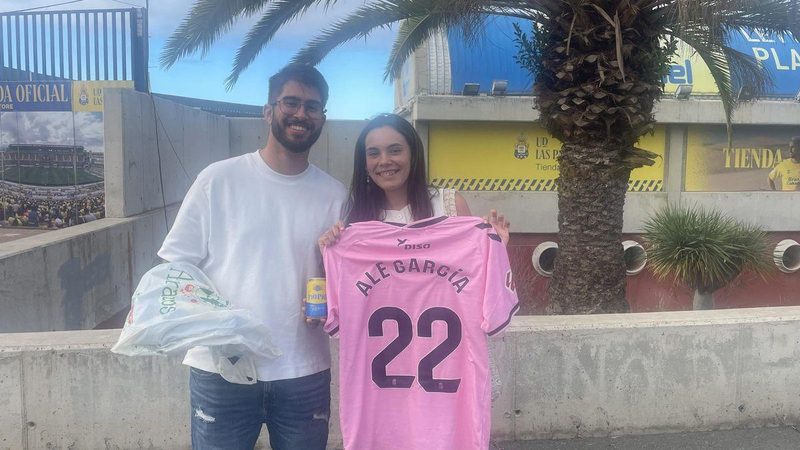 UD Las Palmas agota camisetas rosas en apoyo contra el cáncer y recauda 2.600 euros