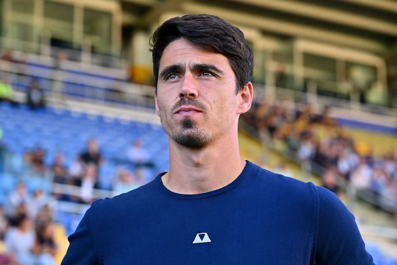Cuesta prepara il Parma per la sfida contro un Bologna completo