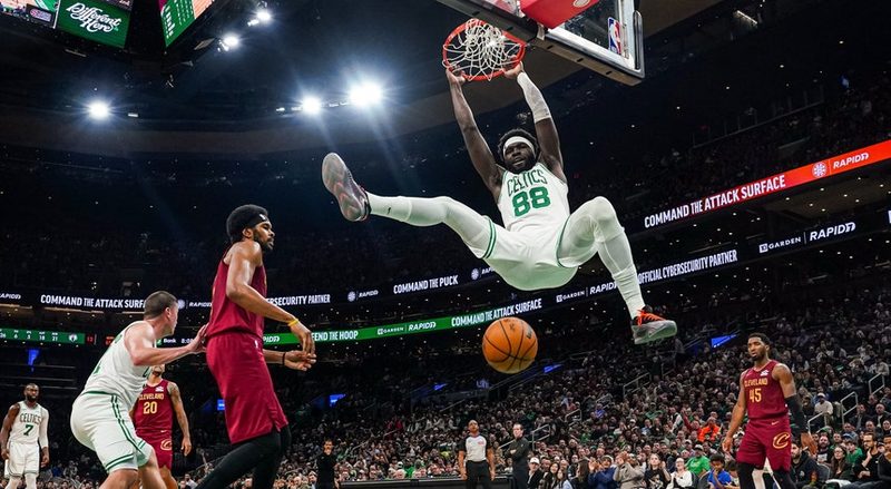 Celtics enfrentam nova derrota com Neemias como titular contra os Rockets