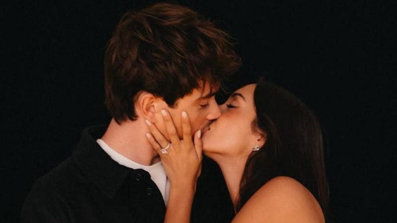 Charles Leclerc annuncia il fidanzamento con Alexandra Saint Mleux: il grande passo è fatto