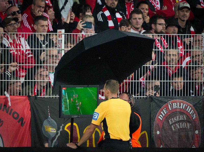 Schiedsrichter im Fokus: Kritik an Fehlentscheidungen im deutschen Fußball wächst