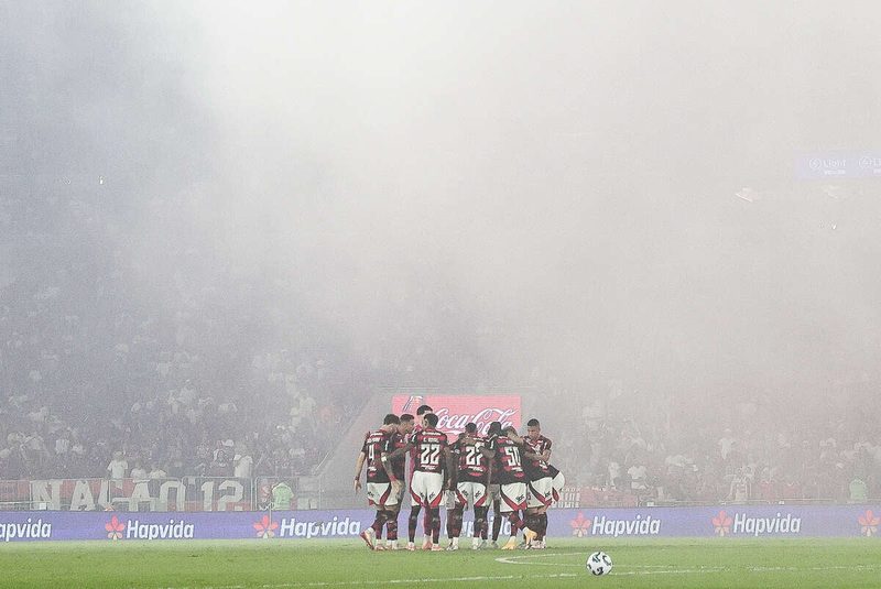 Flamengo supera Sport com facilidade, mas desempenho gera preocupações