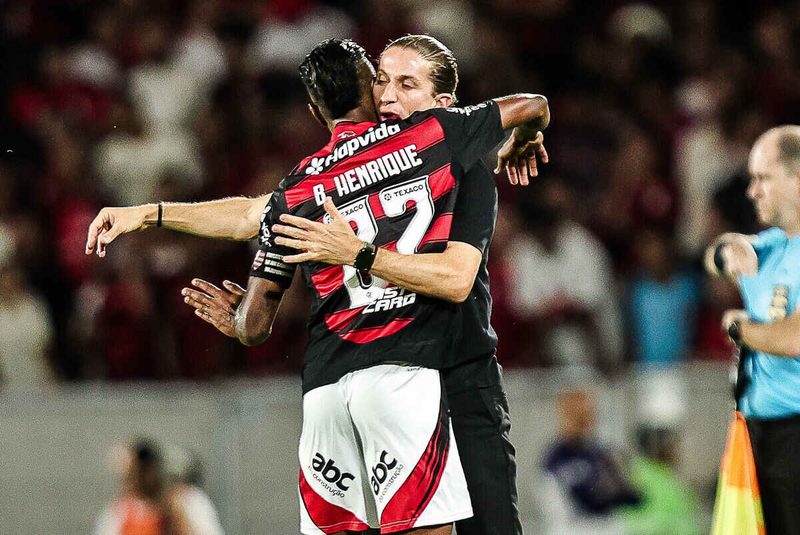 Filipe Luís destaca Bruno Henrique após vitória do Flamengo: "Jogou onde faz a diferença"