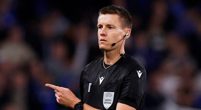 Daniel Siebert apita duelo entre Sporting e Juventus na Champions League