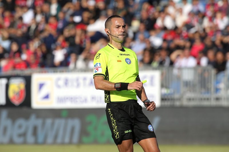Il nervosismo di Milan-Roma: Cesari critica l'arbitro Guida e il suo gesto con Saelemaekers