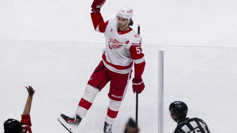 Moritz Seider erzielt erstes Saisontor und führt Red Wings zum Sieg gegen Sharks
