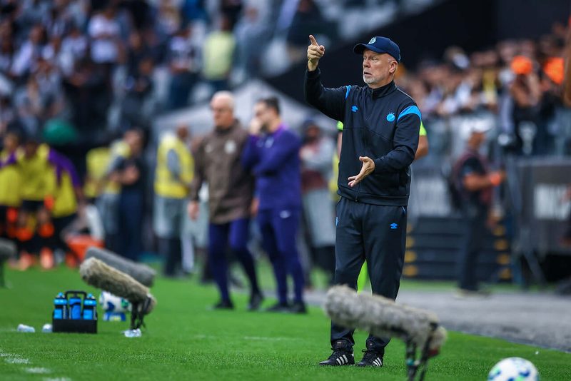 Grêmio sofre derrota para o Corinthians e Mano Menezes analisa desempenho da equipe