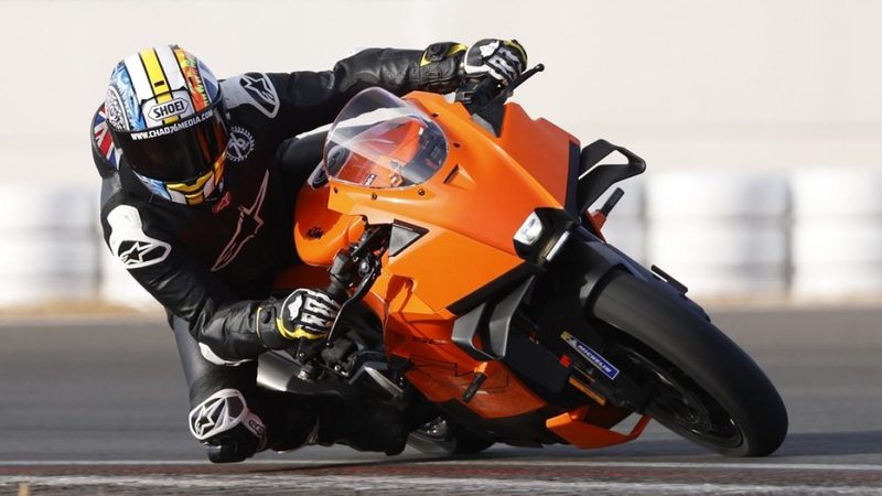 KTM 990 RC R: la sportiva austriaca che conquista strada e pista