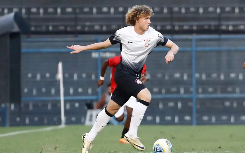 Corinthians é condenado a pagar R$ 700 mil a atacante Franco Delgado por dívidas trabalhistas