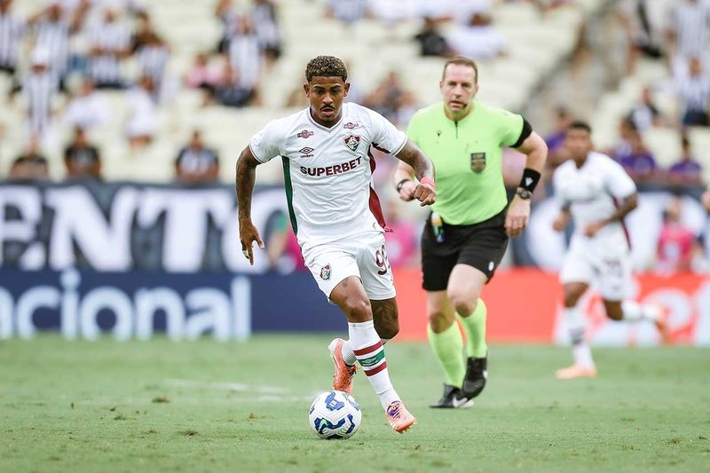 Fluminense enfrenta crise no ataque após mês sem gols de jogadores ofensivos