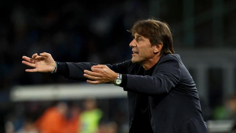 Conte avverte il Napoli: "Niente calendario facile, attenzione al Qarabag"