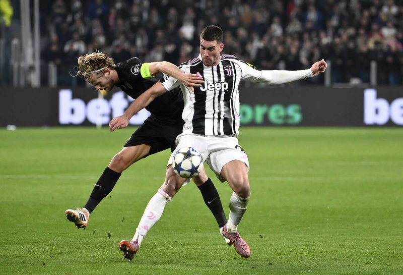 Sporting surpreende e empata com a Juventus em Turim pela Champions League