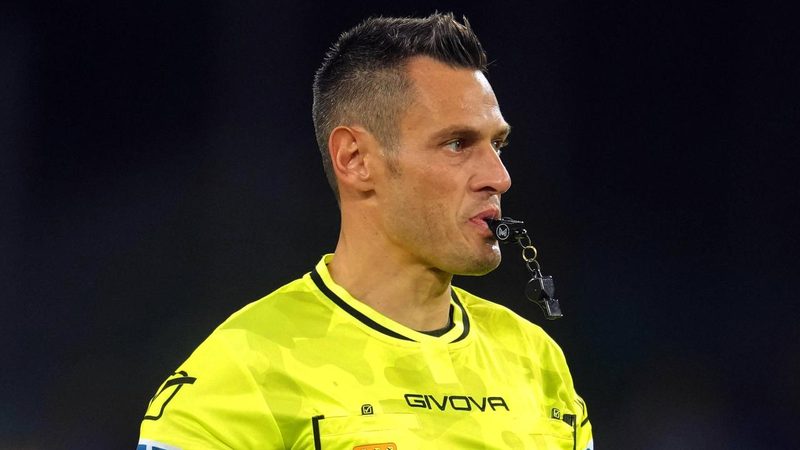 Schiedsrichter Maurizio Mariani steht vor PSG gegen Bayern in der Kritik