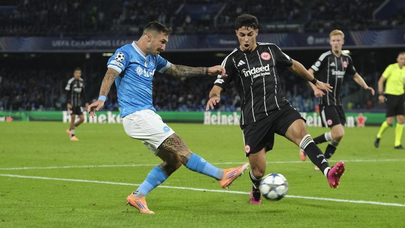 Eintracht Frankfurt zeigt defensive Stabilität und erkämpft Punkt in Neapel