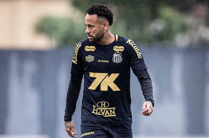 Neymar é dúvida para clássico no Allianz por receios com gramado sintético
