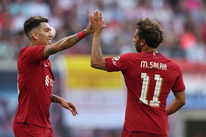 Firmino elogia Salah e Vini Jr antes do duelo Liverpool x Real Madrid na Champions