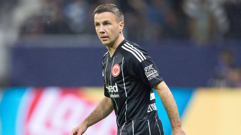 Eintracht Frankfurt trifft auf SSC Neapel: Champions-League-Kracher im Blick