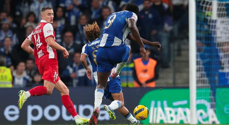 FC Porto pode enfrentar sanções severas após pressão sobre árbitro Fábio Veríssimo