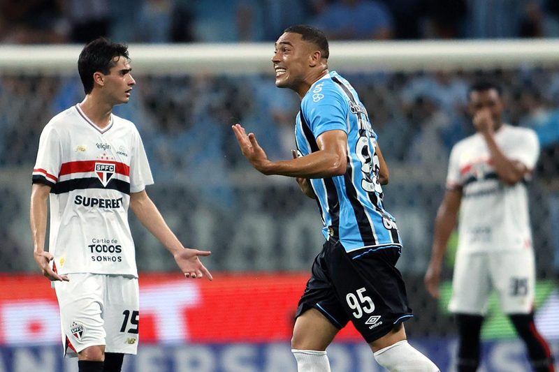 Derrota do São Paulo para o Grêmio acentua crise e frustra esperanças na Libertadores