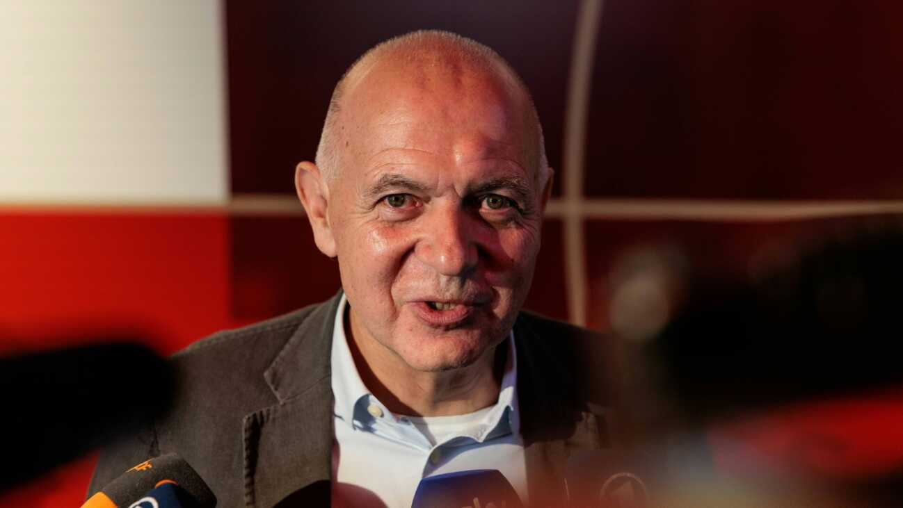 DFB-Präsident Neuendorf denkt über Männer-WM 2038 oder 2042 nach