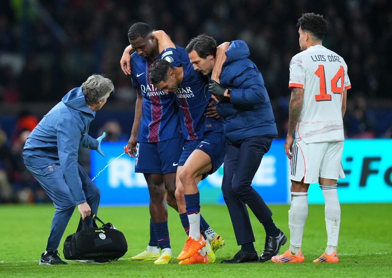 Intervento shock di Luis Diaz: Hakimi esce in lacrime durante PSG-Bayern