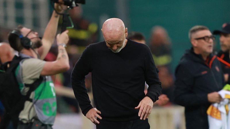 La Fiorentina tra il caos e l'ironia: Pioli tra successi passati e delusioni attuali