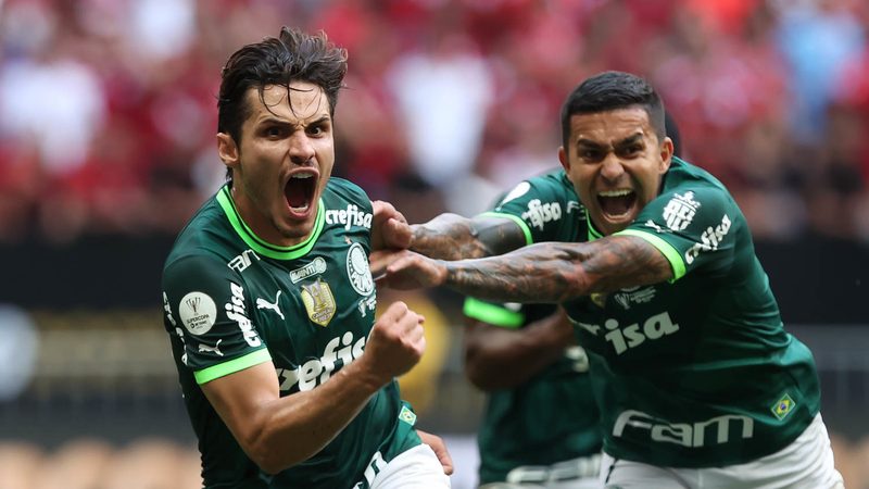 Artilheiros em destaque: Gabigol e Veiga marcam história em confrontos entre Palmeiras e Flamengo