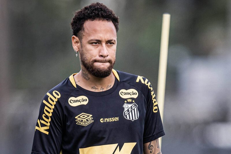 Santos se prepara para clássico com Palmeiras e cautela em relação a Neymar