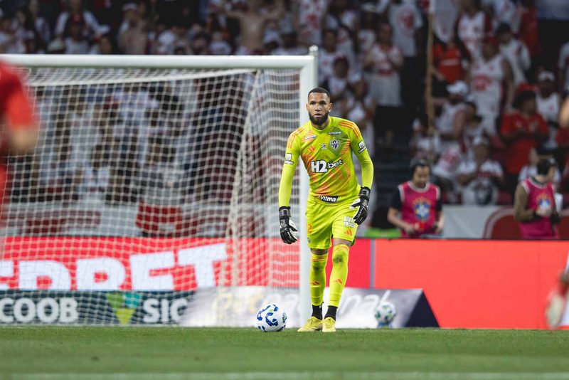 Everson se aproxima de 100 jogos sem sofrer gols no Campeonato Brasileiro